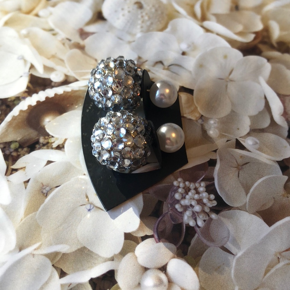 Beautiful reversible studs with glitter and pearl - Picture 2 of 4